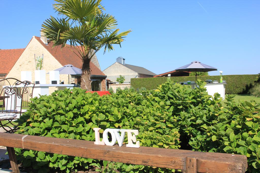 Domaine De La Vallee Aux Pages Bed & Breakfast Paray-Douaville Dış mekan fotoğraf