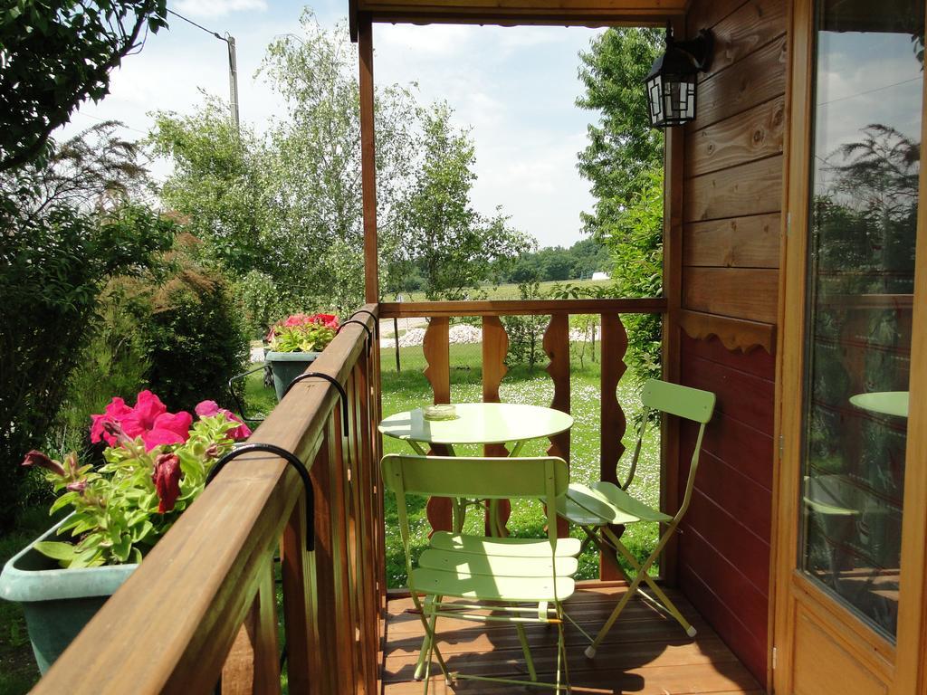 Domaine De La Vallee Aux Pages Bed & Breakfast Paray-Douaville Dış mekan fotoğraf