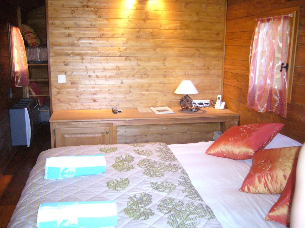 Domaine De La Vallee Aux Pages Bed & Breakfast Paray-Douaville Dış mekan fotoğraf